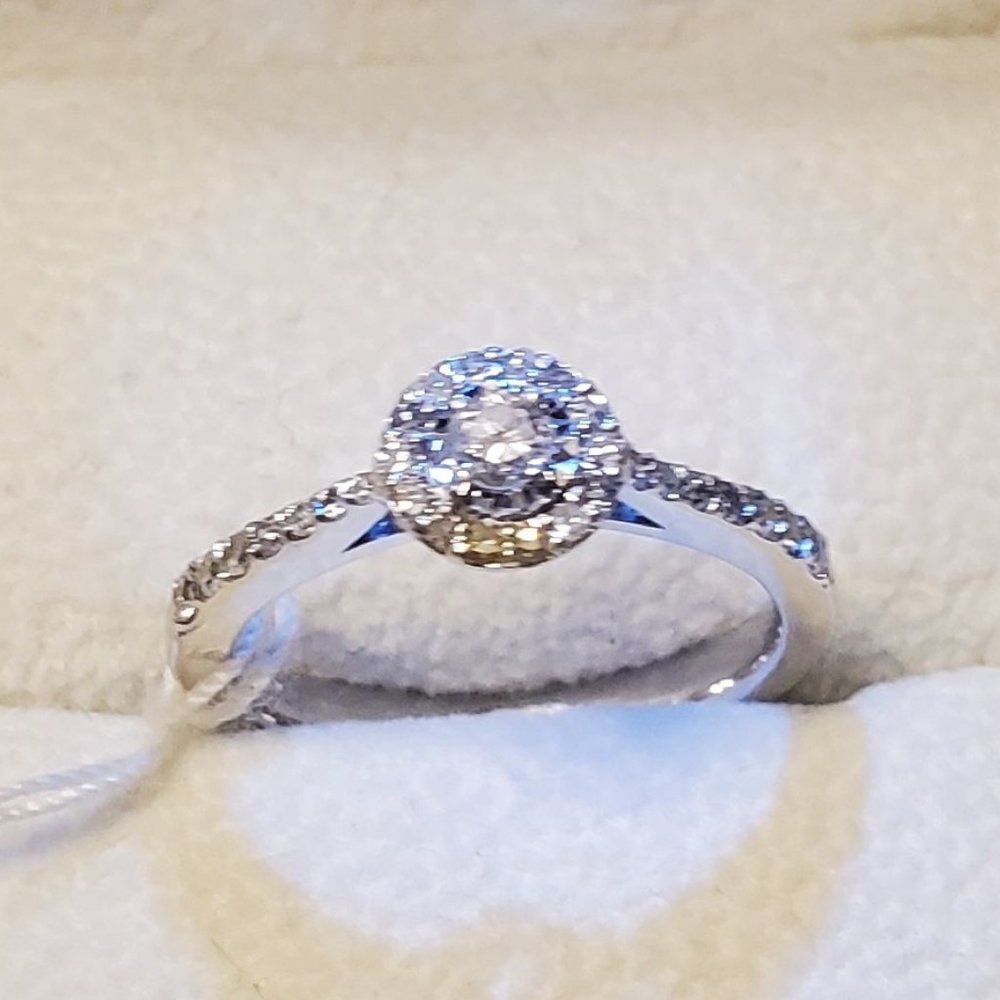 Brand  new beautiful diamond 14K  white gold ring - Picture 4 of 9